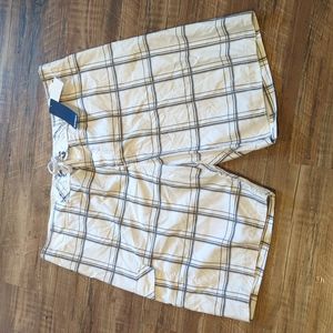 old Navy Men's white with gray stripes 2xl board shorts